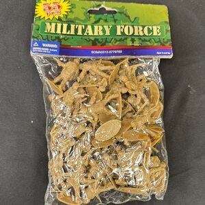 Military Force Toy Soldier Set - Tan 55 pieces Military Force ages 3 and up new